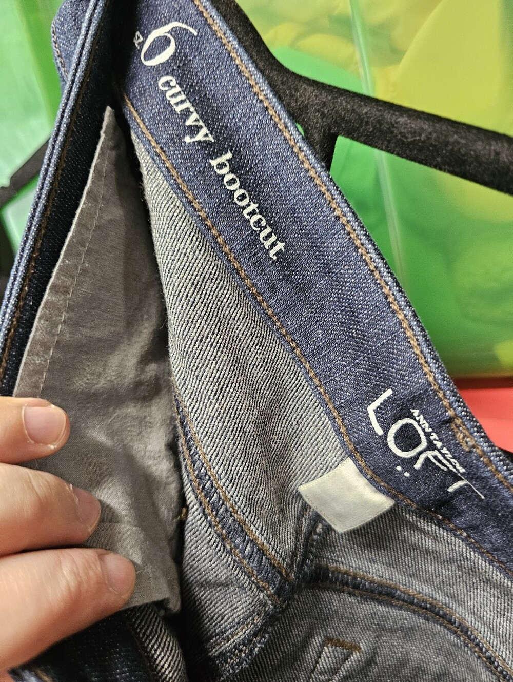 LOFT women's curvy Bootcut Jeans in Dark Indigo size 6